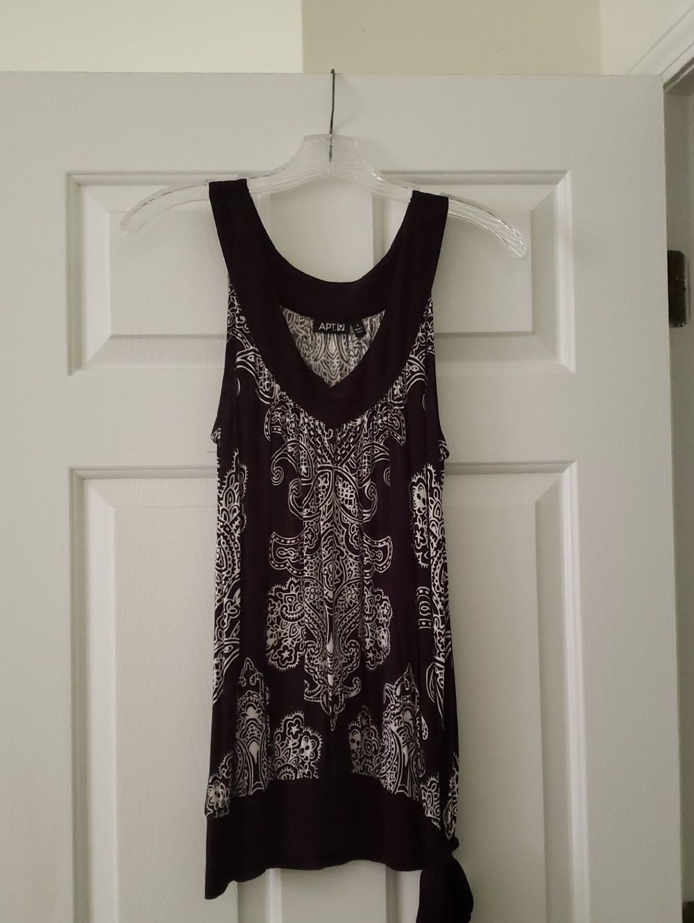 Apt. 9 Black and White Paisley Tank Top